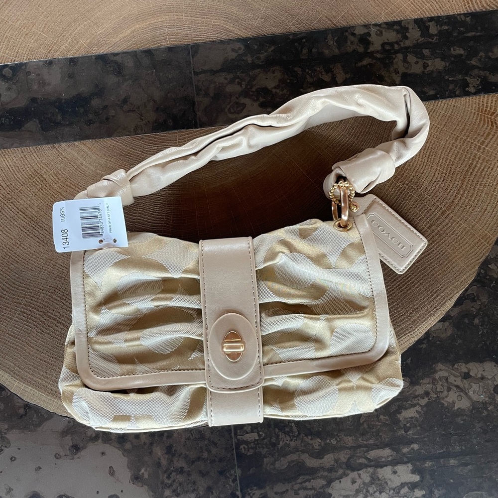 Coach shoulder handbag with flap magnetic closure beige/tan NWT
